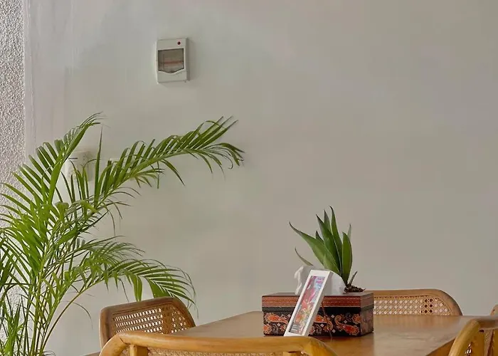 Location! 2br Villa, 5 Mins To & Hotspots 别墅 *